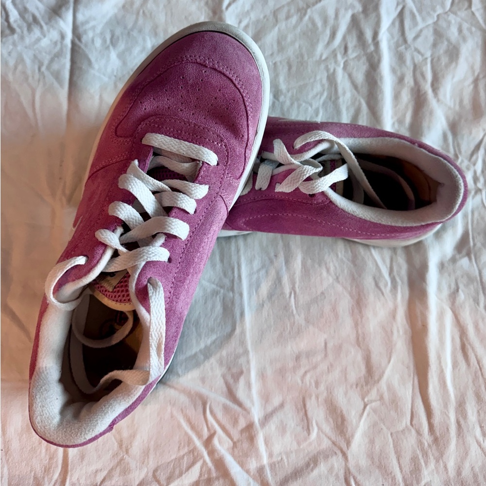 Hurleys International Pink Suede Sneakers with White Size 6.5 W